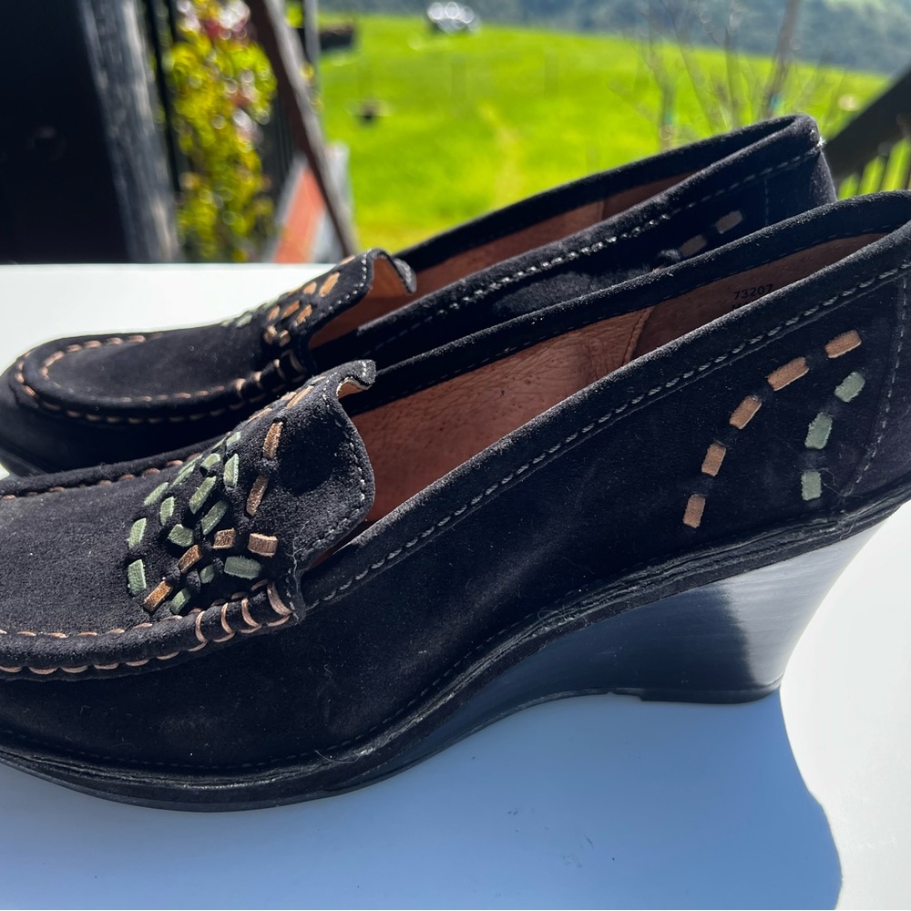 Clark Artisan Ravel Black Suede Stitched Leather Heel Shoes Size 7.5M Excellent